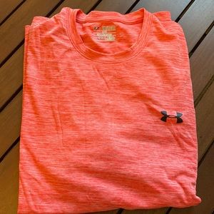 Men’s XXL Under Armour shirt